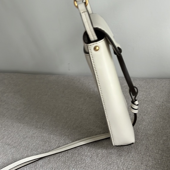 Tory Burch Miller phone case - Picture 7 of 9